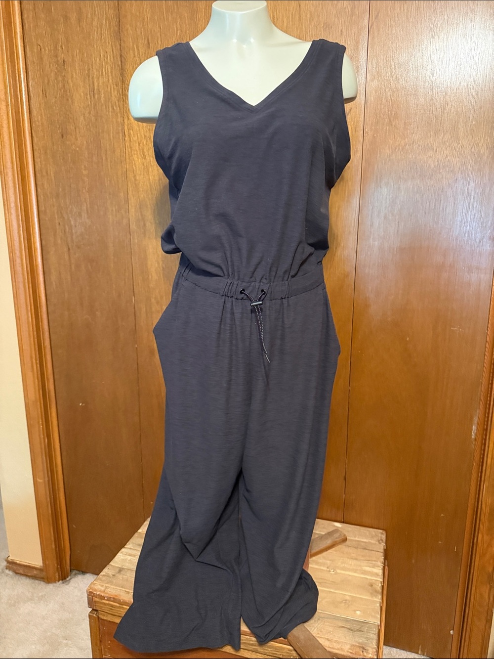 Old Navy Navy Blue Women’s Sleeveless One-Piece Romper